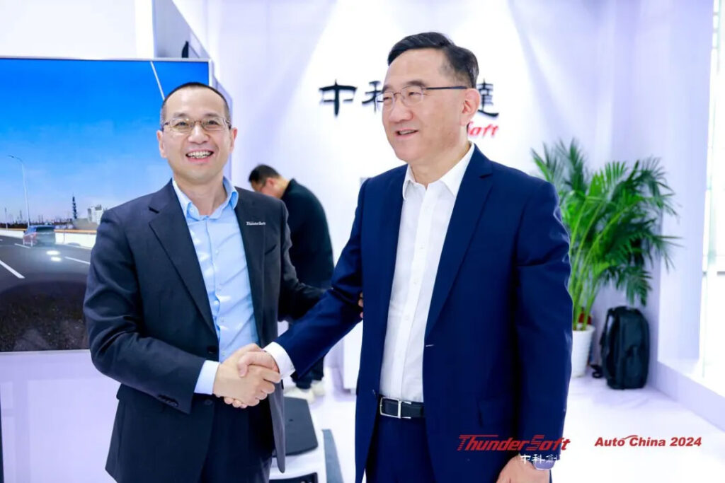 共話跨域融合新趨勢 北京車展中科創達展臺門庭若市,大咖云集插圖9 共話跨域融合新趨勢 北京車展中科創達展臺門庭若市,大咖云集插圖9