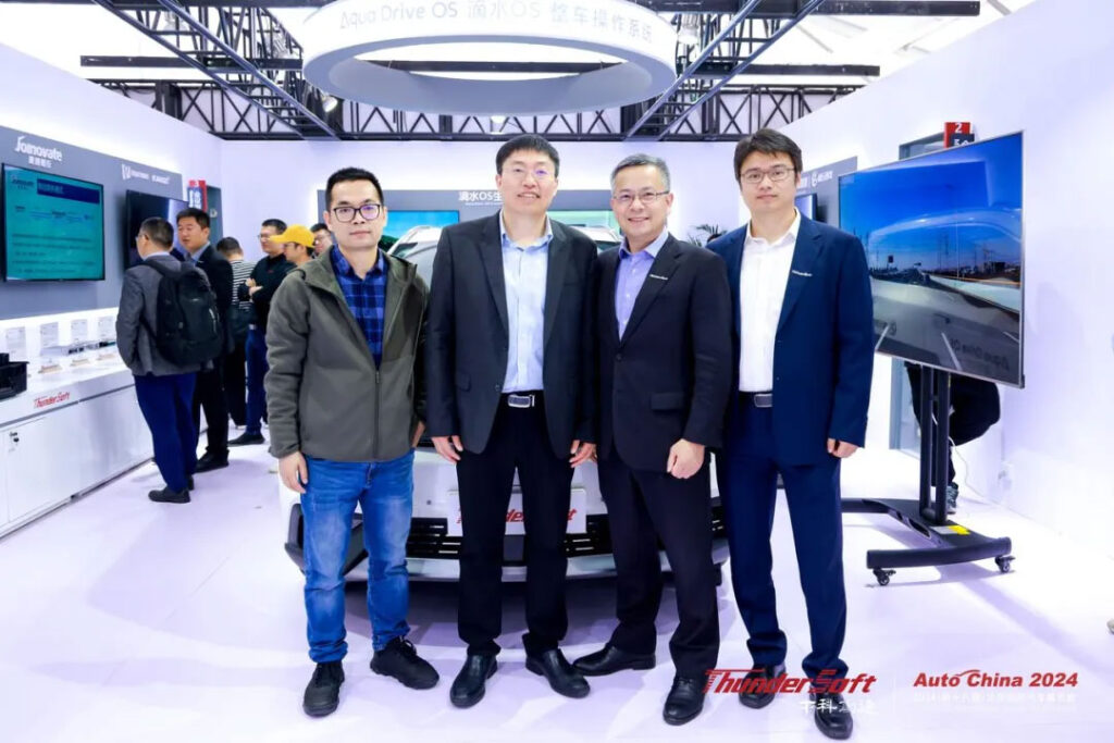 共話跨域融合新趨勢 北京車展中科創達展臺門庭若市,大咖云集插圖13 共話跨域融合新趨勢 北京車展中科創達展臺門庭若市,大咖云集插圖13