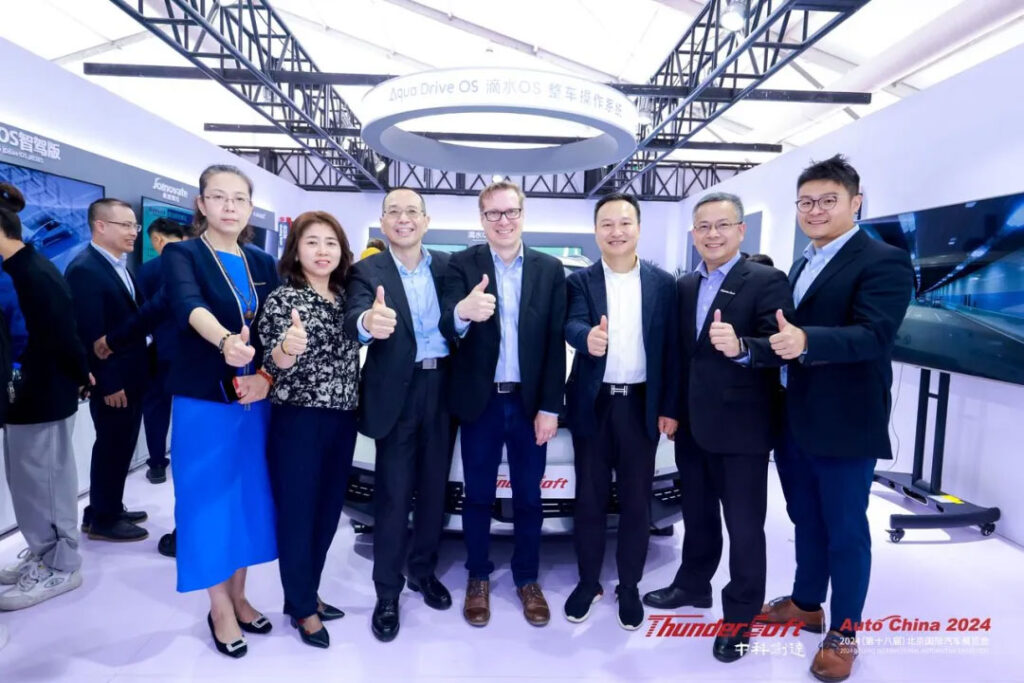 共話跨域融合新趨勢 北京車展中科創達展臺門庭若市,大咖云集插圖15 共話跨域融合新趨勢 北京車展中科創達展臺門庭若市,大咖云集插圖15