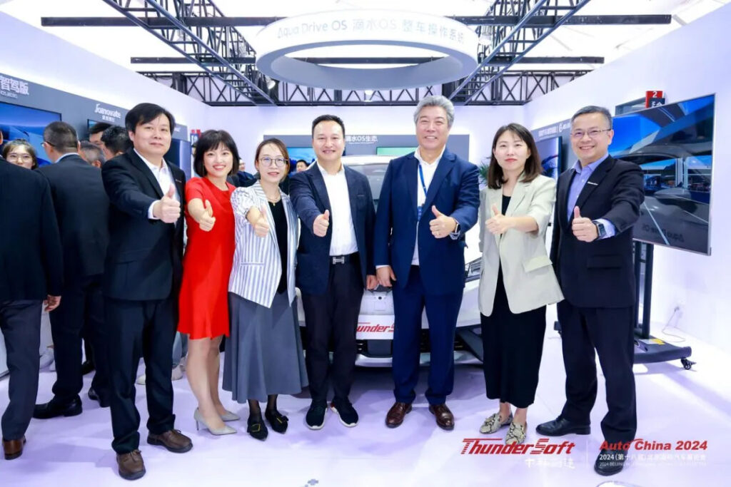 共話跨域融合新趨勢 北京車展中科創達展臺門庭若市,大咖云集插圖17 共話跨域融合新趨勢 北京車展中科創達展臺門庭若市,大咖云集插圖17