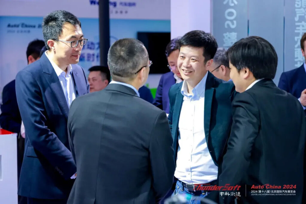 共話跨域融合新趨勢 北京車展中科創達展臺門庭若市,大咖云集插圖1 共話跨域融合新趨勢 北京車展中科創達展臺門庭若市,大咖云集插圖1