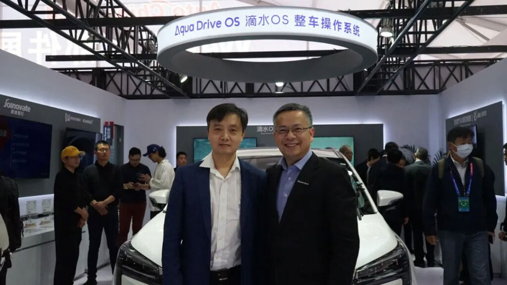 共話跨域融合新趨勢 北京車展中科創達展臺門庭若市,大咖云集插圖27 共話跨域融合新趨勢 北京車展中科創達展臺門庭若市,大咖云集插圖27