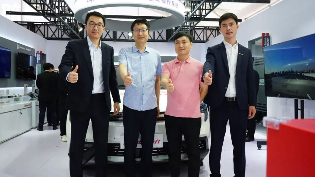 共話跨域融合新趨勢 北京車展中科創達展臺門庭若市,大咖云集插圖29 共話跨域融合新趨勢 北京車展中科創達展臺門庭若市,大咖云集插圖29