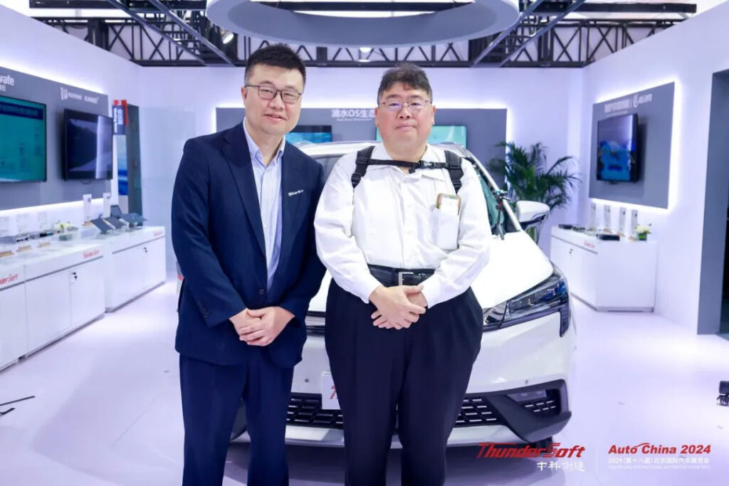 共話跨域融合新趨勢 北京車展中科創達展臺門庭若市,大咖云集插圖35 共話跨域融合新趨勢 北京車展中科創達展臺門庭若市,大咖云集插圖35