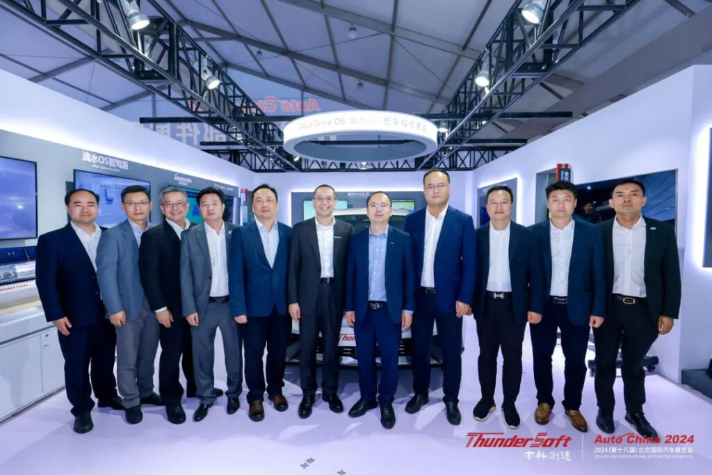 共話跨域融合新趨勢 北京車展中科創達展臺門庭若市,大咖云集插圖36 共話跨域融合新趨勢 北京車展中科創達展臺門庭若市,大咖云集插圖36