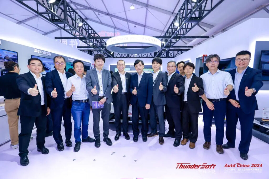 共話跨域融合新趨勢 北京車展中科創達展臺門庭若市,大咖云集插圖37 共話跨域融合新趨勢 北京車展中科創達展臺門庭若市,大咖云集插圖37