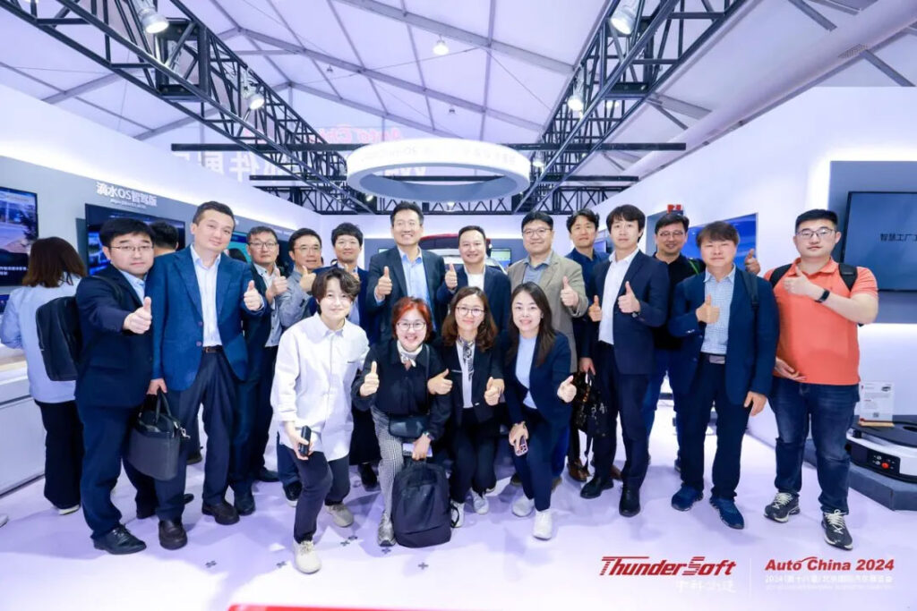 共話跨域融合新趨勢 北京車展中科創達展臺門庭若市,大咖云集插圖38 共話跨域融合新趨勢 北京車展中科創達展臺門庭若市,大咖云集插圖38