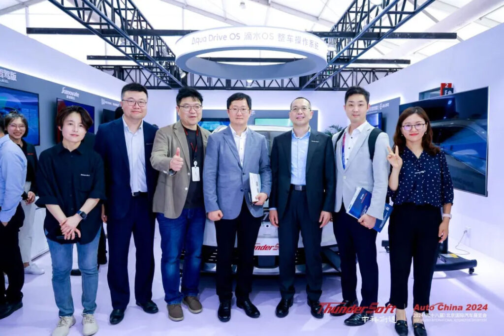 共話跨域融合新趨勢 北京車展中科創達展臺門庭若市,大咖云集插圖3 共話跨域融合新趨勢 北京車展中科創達展臺門庭若市,大咖云集插圖3