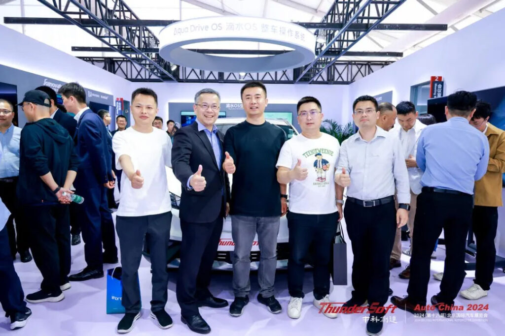 共話跨域融合新趨勢 北京車展中科創達展臺門庭若市,大咖云集插圖5 共話跨域融合新趨勢 北京車展中科創達展臺門庭若市,大咖云集插圖5