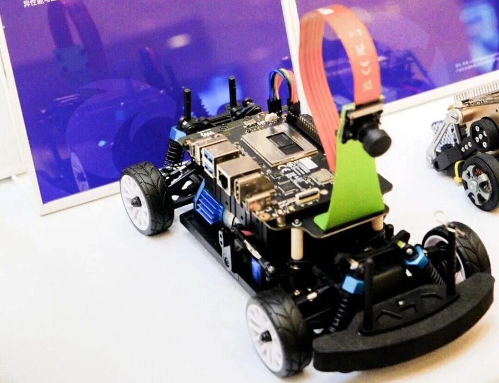 创通联达携魔方派亮相高通边缘智能开发者生态大会 双轮足机器人斩获银奖插图2 创通联达携魔方派亮相高通边缘智能开发者生态大会 双轮足机器人斩获银奖插图2